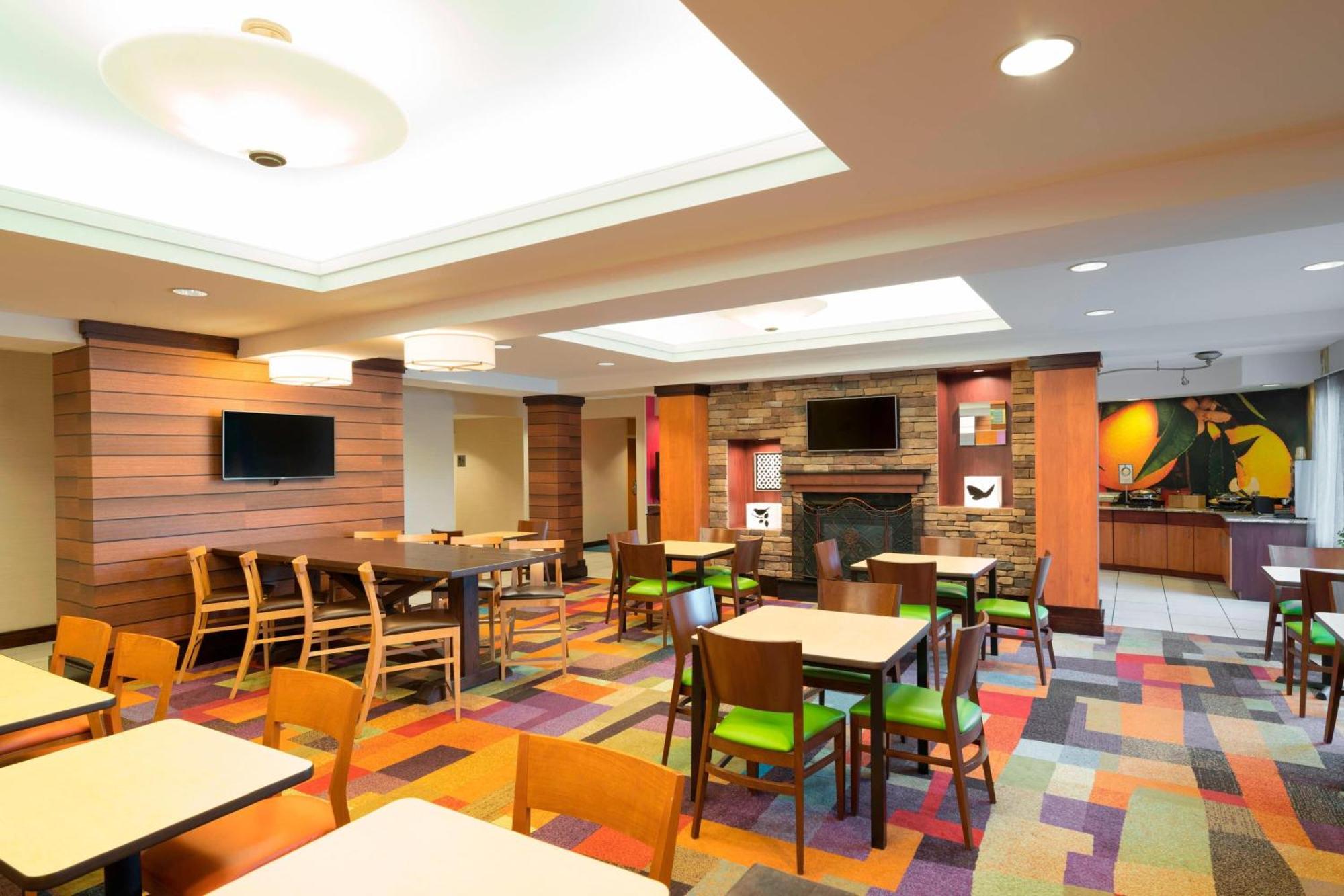 Fairfield Inn & Suites By Marriott State College Exterior foto