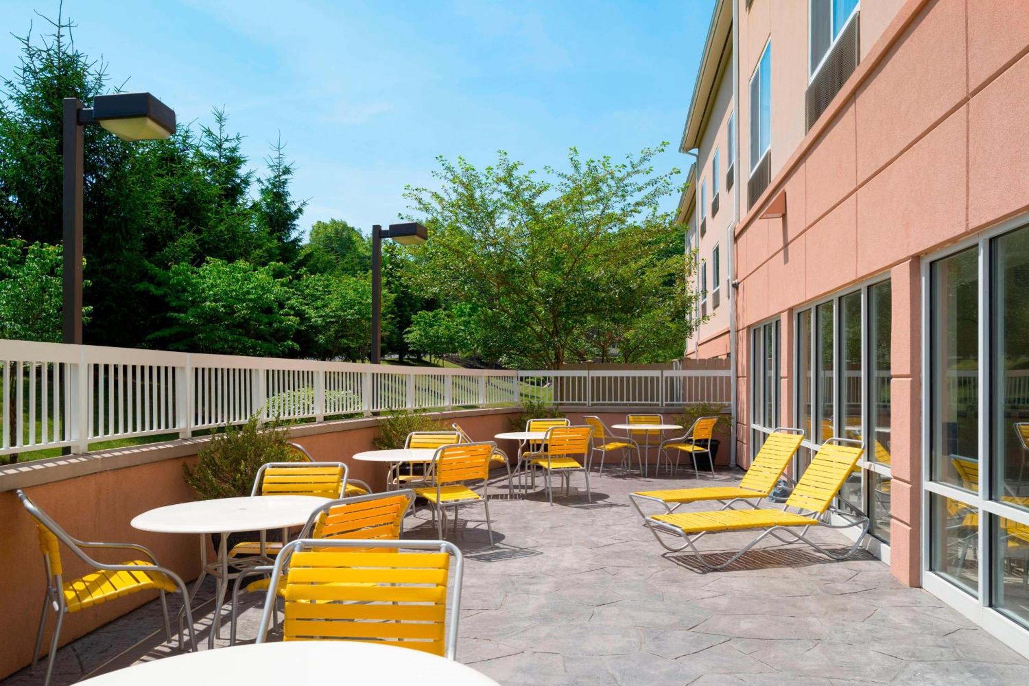 Fairfield Inn & Suites By Marriott State College Exterior foto